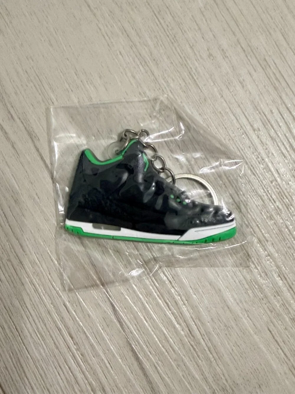 Mini Sneaker Keychain Lot of 5 Retro Basketball Shoe Key Rings Hypebeast Pack